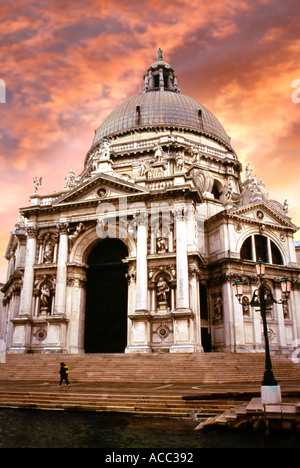 Basilica de Santa Maria am Canal grande in Venedig Italien Stockfoto