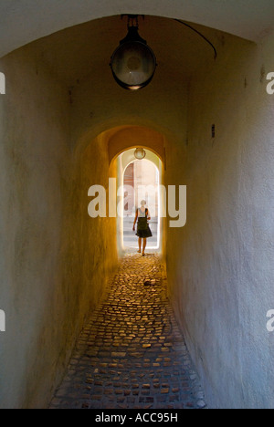 Brasov, Siebenbürgen, Rumänien. Str Storii (Seil Street, einer der engsten Straßen Europas, 1,32 m breit und 83m lang) Stockfoto