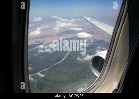 Flug über die Missionen Provinz über den Paraná-Fluss in der Nähe von Iguazu Wasserfälle, Argentinien Stockfoto