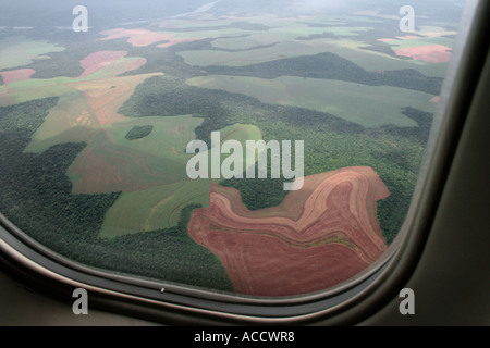 Flug über die Missionen Provinz über den Paraná-Fluss in der Nähe von Iguazu Wasserfälle, Argentinien Stockfoto