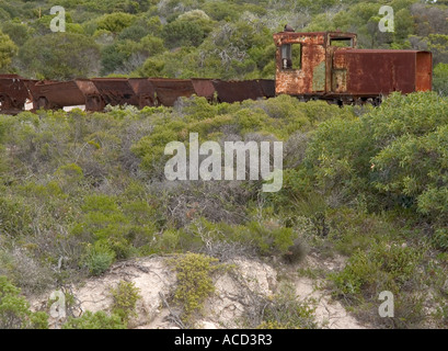 VERLASSEN IM BUSCH IN DER NÄHE VON STENHOUSE BAY, INNES NATIONALPARK, SÜDLICHEN YORKE PENINSULA, SOUTH AUSTRALIA, ZUG Stockfoto