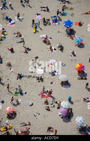 Menschen genießen die Strand-Antenne Buyukcekmece südwestlich von Istanbul Türkei Stockfoto