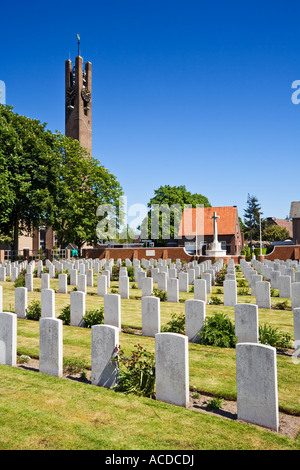 Kriegsgräber auf dem Commonwealth Soldatenfriedhof in Uden, Holland, Niederlande, Europa Stockfoto