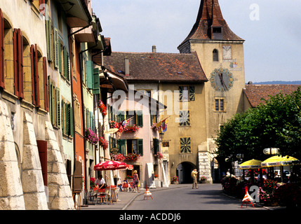 Der Schweiz Le Landeron halbe Holz historische Stadt Blumen Frankreich Teil Französisch sprechende Sprache, Rede, Zunge Stockfoto