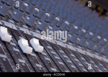 Audio-Mixer mit geringen Schärfentiefe hautnah Stockfoto