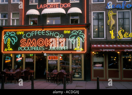 Smokey Coffeeshop, Coffeeshop, Billardtische, Saftbar, Rembrandtplein, Amsterdam, Holland, Niederlande, Europa Stockfoto