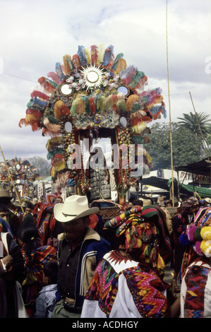 Geographie/Reise, Guatemala, Tradition/Folklore, Prozession, Feier der Indianer, 1980er Jahre, Stockfoto