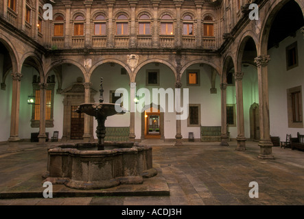 Innenhof, Zimmer und Unterkunft, Hotel de los Reyes Catolicos, Santiago de Compostela, El Camino de Santiago, Provinz La Coruna, Spanien, Europa Stockfoto