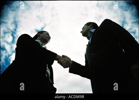 Unternehmer, die Hände schütteln. Stockfoto