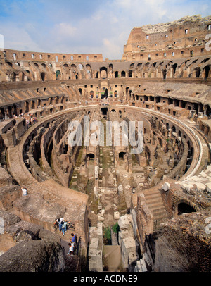 Rom Italien.  Das Kolosseum-Interieur Stockfoto