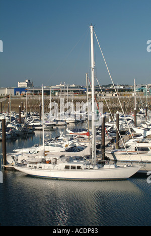 Boote in Elizabeth Marina St Neuss Jersey Kanalinseln Stockfoto