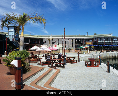 KNYSNA QUAYS Waterfront Neuentwicklung mit Restaurants und Café. Knysna Western Cape-Südafrika Stockfoto