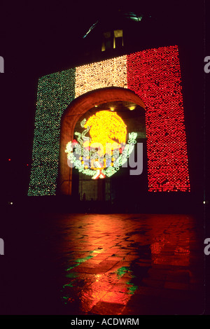 Denkmal für die Helden der Revolution (Monumento De La Revolution) in der Nacht, Plaza De La Republica, Mexiko D.F., Mexic Stockfoto