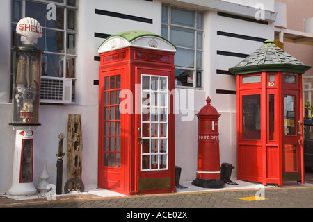 Alte britische und New Zealand Telefon Feldern außerhalb Jackson s Muzeum Devonport North Shore Auckland Nordinsel Neuseeland Stockfoto