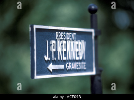 Wegweiser für die Grabstätte von Präsident John f. Kennedy am Arlington National Friedhof Virginia USA Stockfoto