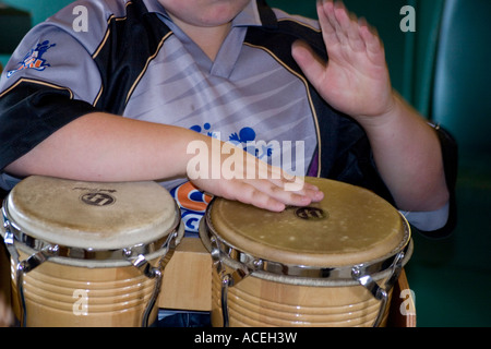 Spielend bongo Drums Stockfoto