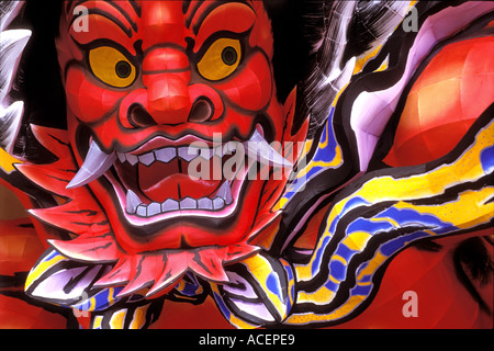 Rote Teufel Gesicht auf Schwimmer beim Nebuta Matsuri Sommerfest in der Präfektur Aomori Stockfoto