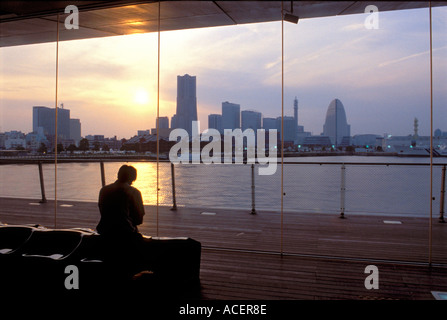 Aussicht auf die Innenstadt Yokohama vom International Passenger Terminal building Stockfoto