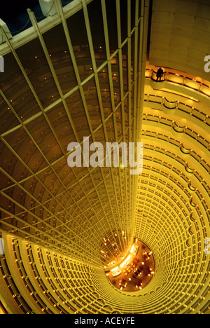 Atrium des Grand Hyatt Shanghai Hotel im Jin Mao Tower (Golden Wohlstand Gebäude) in Pudong Stockfoto