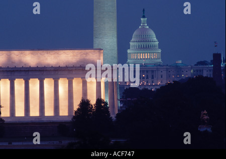 Lincoln Memorial Washington Monument und U Capitol in frühen Abenddämmerung von Virginia über den Potomac River aus gesehen Stockfoto