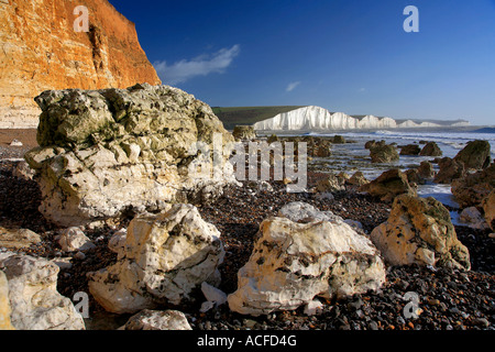 Kreide Felsen am Strand von Seaford Kopf, South Downs Way, 7 Schwestern Klippen, Sussex, England, Großbritannien, UK, Stockfoto