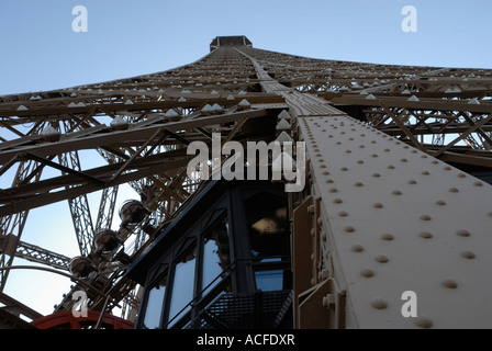 Dynamische drahtuntergestell in Paris Stockfoto