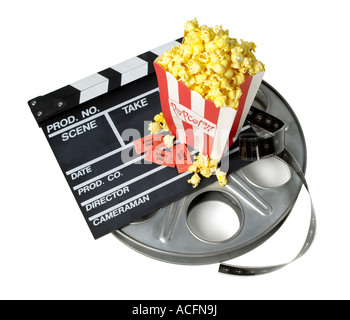 Regisseur Schiefer Kinokarten film Reel und Popcorn erhöhten Blick Stockfoto