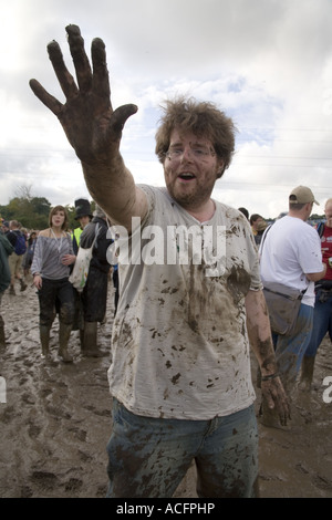 Schlammigen Mann auf dem Glastonbury Festival 2007 Stockfoto