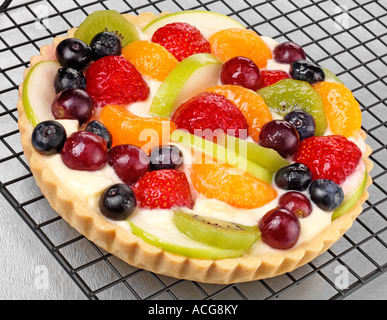 SOMMER FRÜCHTE TORTE Stockfoto