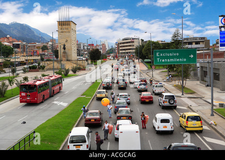 transmilenio-ist-der-weltweit-gr-te-bus-rapid-transit-system-das-dazu
