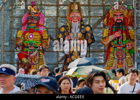 Religiöse Bildnisse auf Cheung Chau Insel Bun Festival Hong Kong SAR Stockfoto