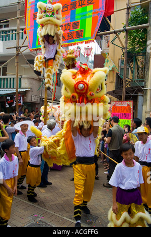 Dragon Tänzerin Cheung Chau Insel chinesischen Bun Festival Hongkong SAR Stockfoto