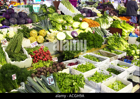 Kräuter und Gemüse Stall Queen Victoria Market Melbourne Victoria Australien Stockfoto