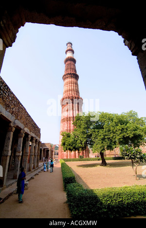 QUTUB MINAR DER HÖCHSTEN BACKSTEIN-MIANRET WELT Stockfoto