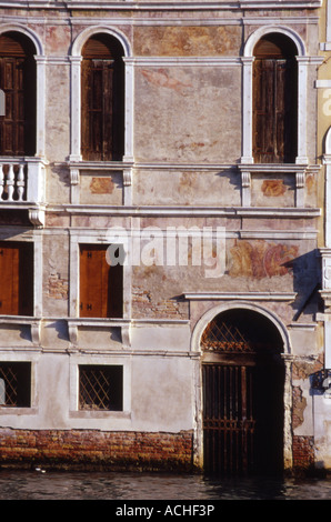 Palazzo Barbarigo, Canale Grande, mit Fresken aus dem 16. Jahrhundert Fassadenmalereien, Venedig, Italien Stockfoto