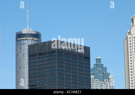 Gebäude und Fernsehturm in der Innenstadt von Atlanta Georgia USA Skyline Mit Kopierbereich Stockfoto