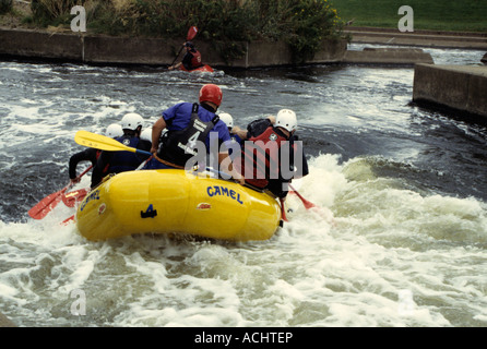 Wildwasser-rafting, nationale Wassersportzentrum, Holme Pierrepont, Nottingham, UK Stockfoto