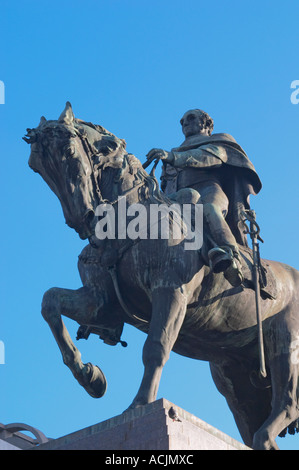Plaza Independencia Independence Square mit dem Mausoleum von General Jose Artigas mit Reiterstandbild auf dem Platz. Der General auf einem Pferd. Montevideo, Uruguay, Südamerika Stockfoto