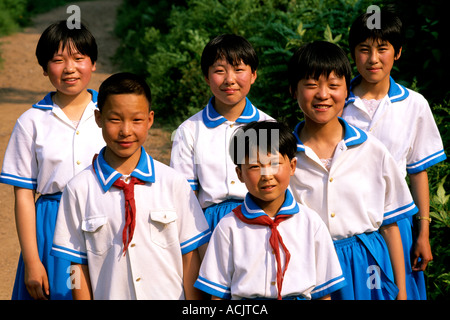 Bunte Porträt der Schülerinnen und Schüler aller Altersstufen in Peking China Stockfoto