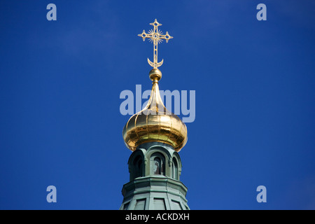 Detail des goldenen Zwiebeltürme auf Uspenski Kathedrale Dach, Helsinki, Finnland Stockfoto