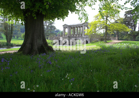 Palladianische Brücke im Garten von Wilton House Salisbury Wiltshire Teppich Hersteller England UK Stockfoto