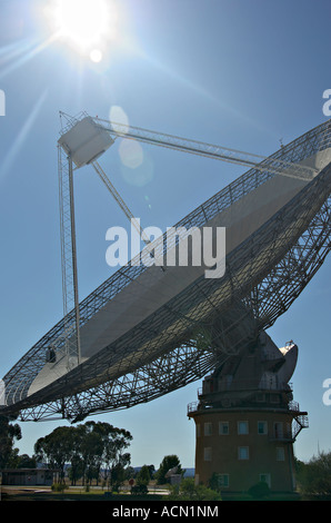 die riesige Satellitenschüssel, die der Empfänger für Parkes Radioteleskop ist Stockfoto