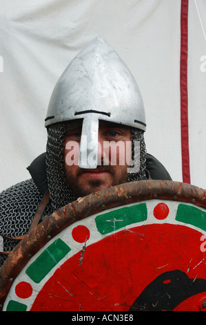 Wikinger-Krieger bereit zum Angriff dsc 1356 Stockfoto