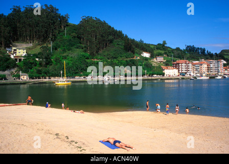 Küstenstadt Ribadesella, Asturien, Spanien Stockfoto