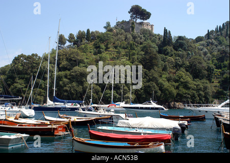 Hafen von Portofino an der ligurischen Küste in Italien Stockfoto