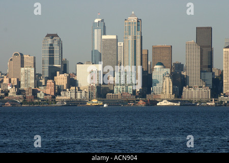 Seattle-Sky-Line von Alki über Elliot Bay Stockfoto