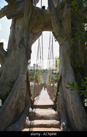 Hölzerne Seilaufhängung Brücke am südlichen Punkt des Kontinentalasien Lagune "Palawan Beach" Sentosa Island Stockfoto