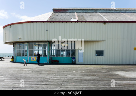 Seitenansicht des Restaurant am Pier in Clacton-on-sea, Essex Stockfoto