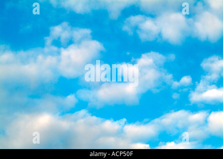 Blaue Wolke gefüllt Himmel Stockfoto