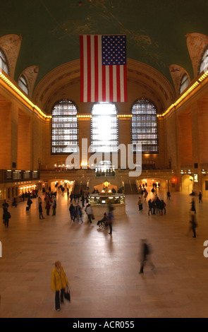 Grand central Station mit Riesen Fahne hängen nach 911 9 11 Tage New York City Manhattan USA Stockfoto